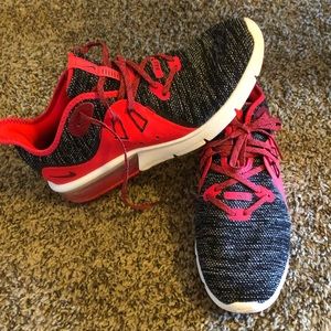 NEVER WORN Pink Nike AirMax Shoes size 10